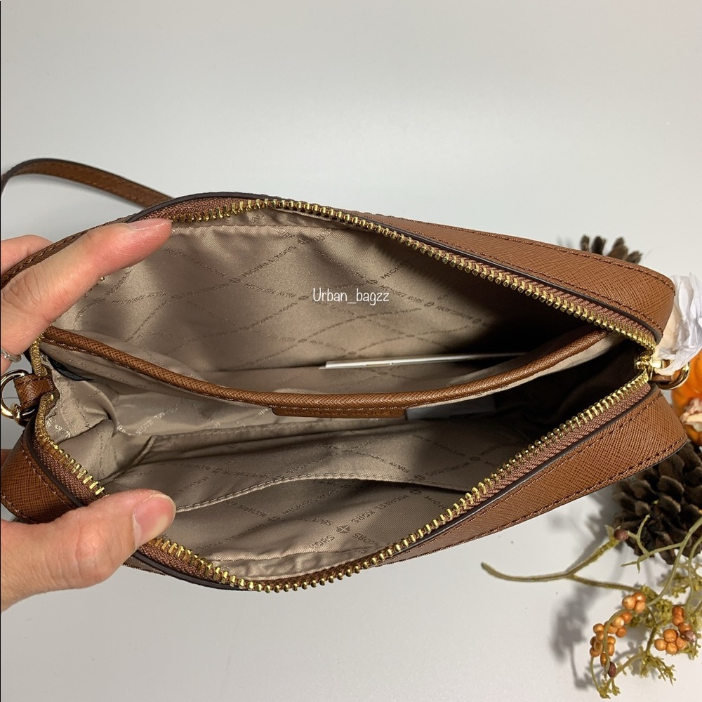 Michael Kors Jet Set Large EW Crossbody - Picture 8 of 8